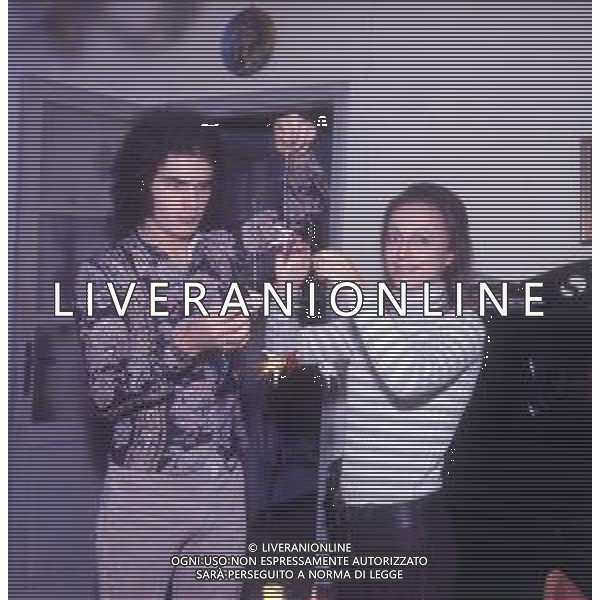 RETROSPETTIVA GIULIANO ILLIANI PSEUDONIMO DONATELLO CANTANTE NELLA FOTO GIULIANO ILLIANI IN FAMIGLIA  FOTO GINO BALDAN-AG ALDO LIVERANI SAS 