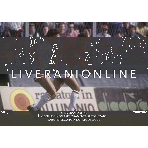 RETROSPETTIVA NESTOR LORENZO CALCIATORE NELLA FOTO NESTOR LORENZO NELL\'ANNO 1989-1990 CON BARI CALCIO AG ALDO LIVERANI SAS