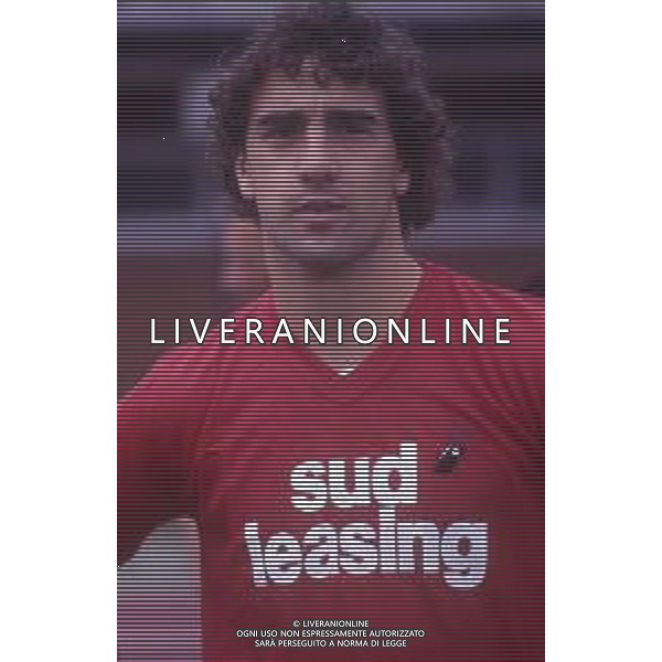 RETROSPETTIVA NESTOR LORENZO CALCIATORE NELLA FOTO NESTOR LORENZO NELL\'ANNO 1989-1990 CON BARI CALCIO AG ALDO LIVERANI SAS