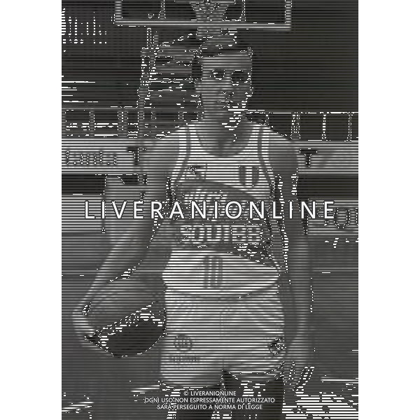 RETROSPETTIVA UMBERTO CAPPELLETTI BASKET NELLA FOTO UMBERTO CAPPELLETTI CON LA MAGLIA DELLA SQUIBB CANTU\' BASKET NELL\'ANNO 1981-1982 FOTO ENRICO LIVERANI-AG ALDO LIVERANI SAS