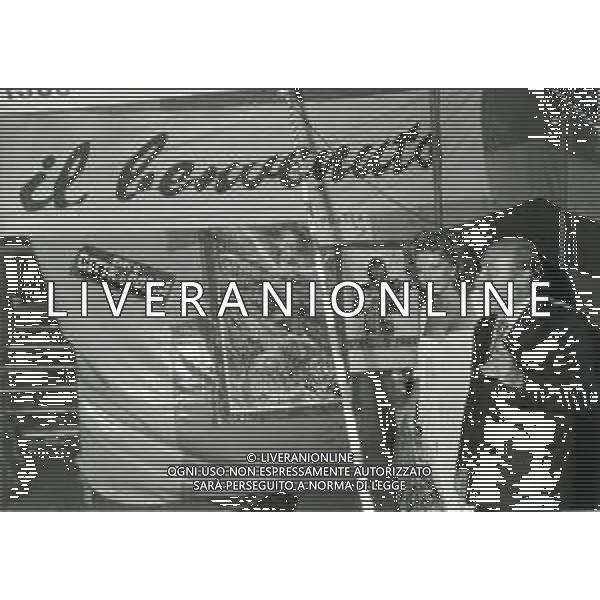 RETROSPETTIVA DAGMAR LASSANDER ATTRICE NELLA FOTO DAGMAR LASSANDER CON ENZO CANNAVALE A ROMA AG ALDO LIVERANI SAS