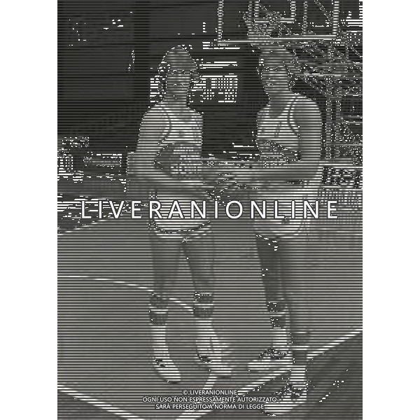 RETROSPETTIVA TERRY STOTTS BASKET NELLA FOTO TERRY STOTTS CON BRUCE FLOWERS SQUIBB BASKET CANTU\' NELL\'ANNO 1980-1981 FOTO ENRICO LIVERANI-AG ALDO LIVERANI SAS