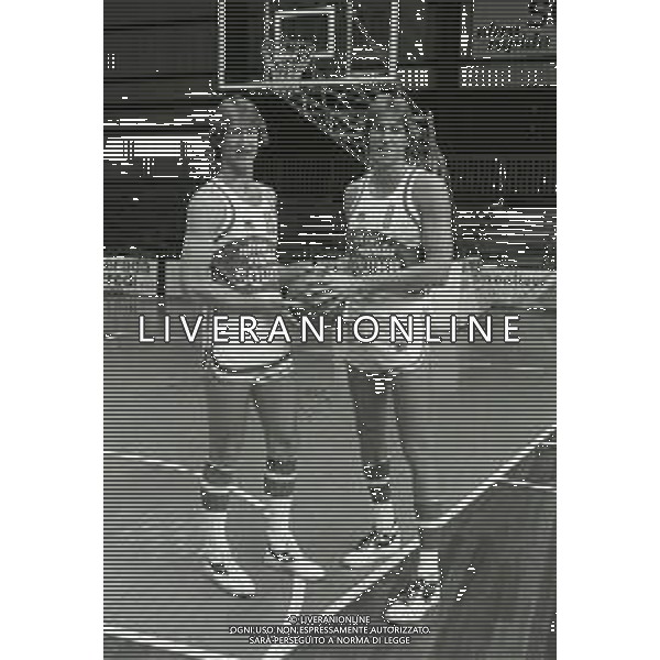 RETROSPETTIVA TERRY STOTTS BASKET NELLA FOTO TERRY STOTTS CON BRUCE FLOWERS SQUIBB BASKET CANTU\' NELL\'ANNO 1980-1981 FOTO ENRICO LIVERANI-AG ALDO LIVERANI SAS