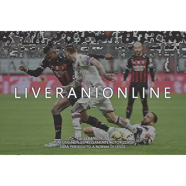 Rafael Leao (Milan) fermato da Grigoris Kastanos (Salernitana) Milan vs Salernitana Milano 13-03-2023 Stadio Giuseppe Meazza - San Siro Campionato Serie A TIM - 26a giornata foto Roberto Garavaglia/ag. Aldo Liverani sas/ AGENZIA ALDO LIVERANI SAS