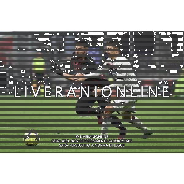 il contrasto tra Ismael Bennacer (Milan) e Domagoj Bradaric (Salernitana) giudicato inizialmente da rigore dall\'arbitro Federico La Penna di Roma poi annullato dopo la visione al VAR Milan vs Salernitana Milano 13-03-2023 Stadio Giuseppe Meazza - San Siro Campionato Serie A TIM - 26a giornata foto Roberto Garavaglia/ag. Aldo Liverani sas / AGENZIA ALDO LIVERANI SAS