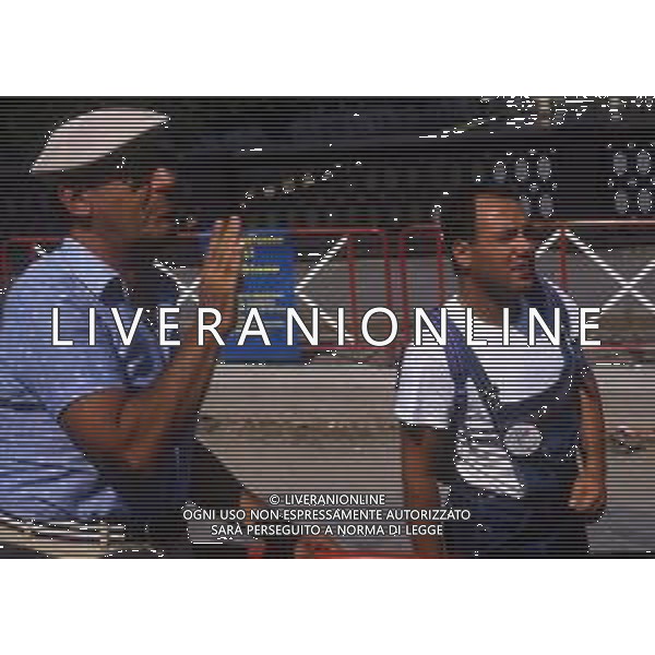 RETROSPETTIVA CARLO VERDONE ATTORE NELLA FOTO CARLO VERDONE A ROMA NELL\'ANNO 1982 SUL SET DEL FILM“ IN VIAGGIO CON PAPA\'“ CON ALBERTO SORDI AG ALDO LIVERANI SAS  