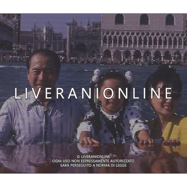RETROSPETTIVA TOSHIRO MIFUNE REGISTA NELLA FOTO TOSHIRO MIFUNE A VENEZIA NELL\'ANNO 1989 CON LA FAMIGLIA AG ALDO LIVERANI SAS 