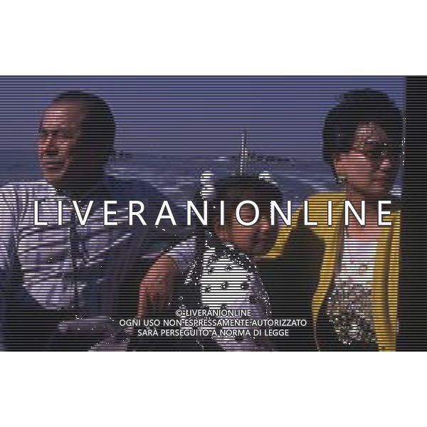 RETROSPETTIVA TOSHIRO MIFUNE REGISTA NELLA FOTO TOSHIRO MIFUNE A VENEZIA NELL\'ANNO 1989 CON LA FAMIGLIA AG ALDO LIVERANI SAS 