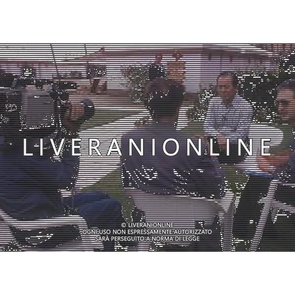 RETROSPETTIVA TOSHIRO MIFUNE REGISTA NELLA FOTO TOSHIRO MIFUNE A VENEZIA NELL\'ANNO 1989 CON LA FAMIGLIA AG ALDO LIVERANI SAS 