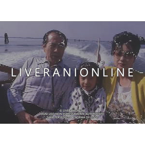 RETROSPETTIVA TOSHIRO MIFUNE REGISTA NELLA FOTO TOSHIRO MIFUNE A VENEZIA NELL\'ANNO 1989 CON LA FAMIGLIA AG ALDO LIVERANI SAS 