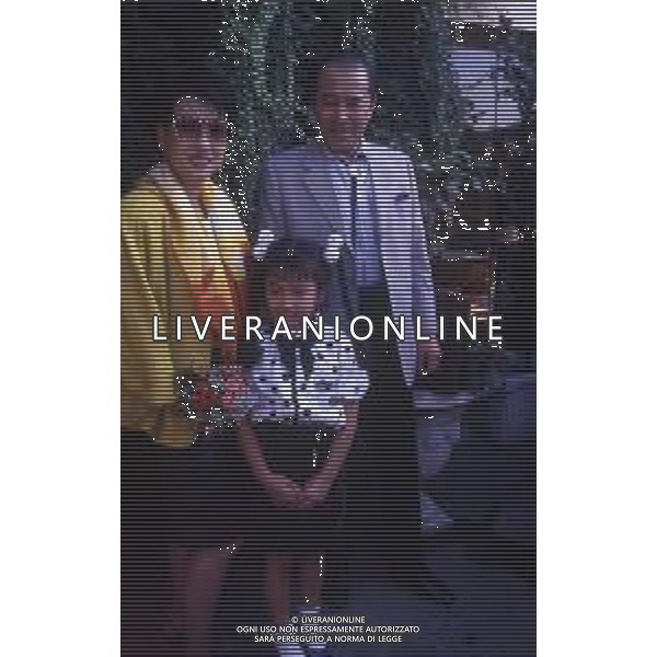 RETROSPETTIVA TOSHIRO MIFUNE REGISTA NELLA FOTO TOSHIRO MIFUNE A VENEZIA NELL\'ANNO 1989 CON LA FAMIGLIA AG ALDO LIVERANI SAS 