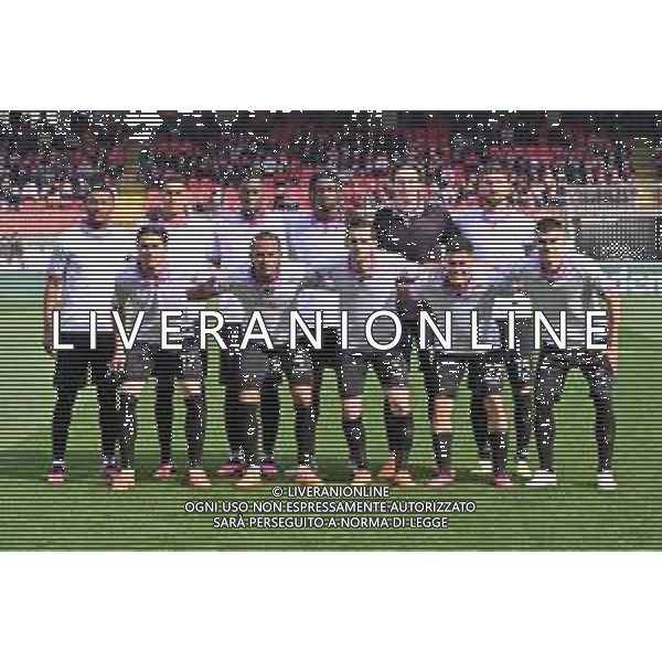 TVRG formazione Cremonese, in piedi da SX David Okereke, Charles Pickel, Soualiho Meite\', Frank Tsadjout, Marco Carnesecchi e Matteo Bianchetti; in basso da SX Leonardo Sernicola, Emanuel Aiwu, Emanuele Valeri, Pablo Galdames e Johan Vasquez Monza vs Cremonese Monza 18-03-2023 U-Power Stadium Campionato Serie A TIM - 27a giornata foto Roberto Garavaglia/ag. Aldo Liverani sas