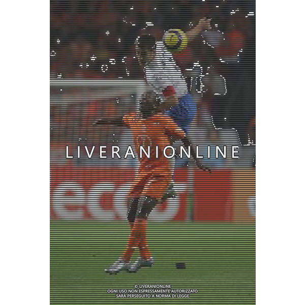 Amsterdam 12 novembre 2005 Olanda - Italia amichevole nella foto: Cannavaro Fabio e Castelen Romeo foto Luzzani / Ag. Aldo Liverani