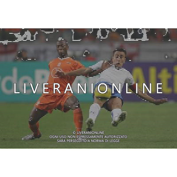 Amsterdam 12 novembre 2005 Olanda - Italia amichevole nella foto: Cannavaro Fabio e Castelen Romeo foto Luzzani / Ag. Aldo Liverani