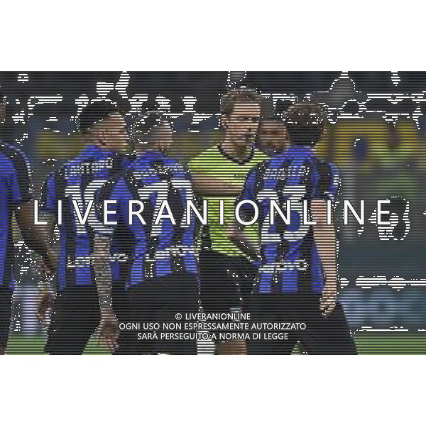 proteste Inter con l\'arbitro Daniele Chiffi di Padova Inter vs Juventus Milano 19-03-2023 Stadio Giuseppe Meazza - San Siro Campionato Serie A TIM - 27a giornata foto Roberto Garavaglia/ag. Aldo Liverani sas/ AGENZIA ALDO LIVERANI SAS