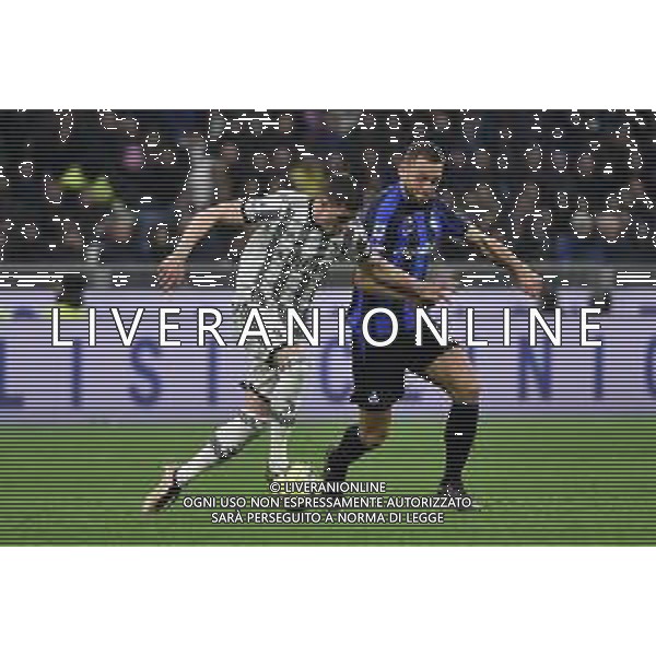 Dusan Vlahovic (Juventus) e Stefan de Vrij (Inter) Inter vs Juventus Milano 19-03-2023 Stadio Giuseppe Meazza - San Siro Campionato Serie A TIM - 27a giornata foto Roberto Garavaglia/ag. Aldo Liverani sas/ AGENZIA ALDO LIVERANI SAS