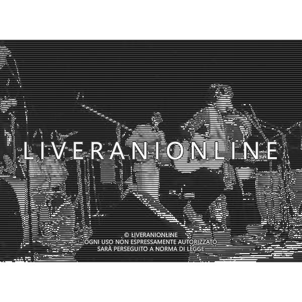 RETROSPETTIVA EUGENIO BENNATO CANTAUTORE NELLA FOTO IN CONCERTO A MILANO NEL 1984 ©Archivio Giovanni Liverani / AGENZIA ALDO LIVERANI SAS