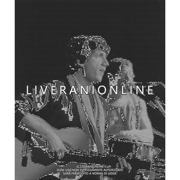 RETROSPETTIVA EUGENIO BENNATO CANTAUTORE NELLA FOTO IN CONCERTO A MILANO NEL 1984 ©Archivio Giovanni Liverani / AGENZIA ALDO LIVERANI SAS
