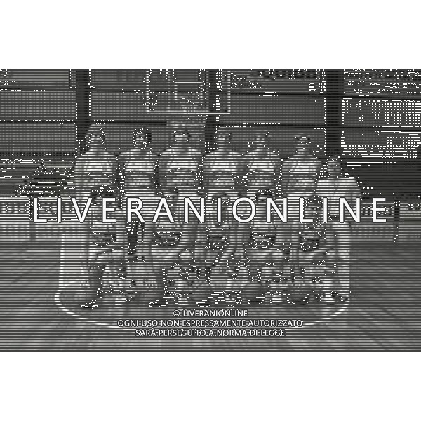 1980-1981 CANTU\' LA FORMAZIONE DELLA SQUIBB BASKET CANTU\' FOTO ENRICO LIVERANI -AG ALDO LIVERANI SAS