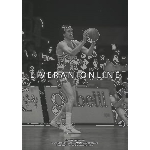 1985-1986 MILANO CAMPIONATO DI BASKET SERIE A 1 SIMAC MILANO-SCAVOLINI PESARO 93-71 NELLA FOTO MIKE D\'ANTONI AG ALDO LIVERANI SAS