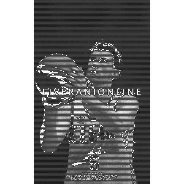 RETROSPETTIVA FAUSTO BARGNA BASKET NELLA FOTO FAUSTO BARGNA CON LA MAGLIA DELLA CLEAR CANTU\' NELL\'ANNO 1993 AG ALDO LIVERANI SAS 