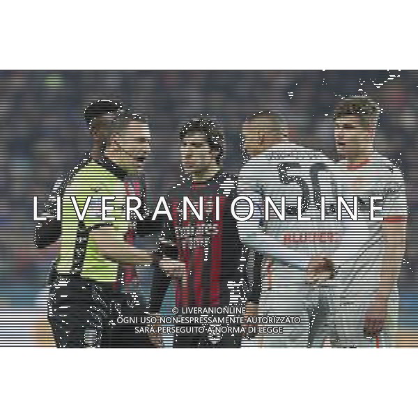 Foto Paola Garbuio/Aldo Liverani Udinese - milan campionato Calcio serie A Tim 18 Marzo 2023 - Udine, Italia - sport, calcio Udinese-Milan Nella foto: arbitro Daniele Doveri, proteste dell’udinese Rodrigo Becao, Sandro Tonali e Jaka Bijol ©AGENZIA ALDO LIVERANI SAS
