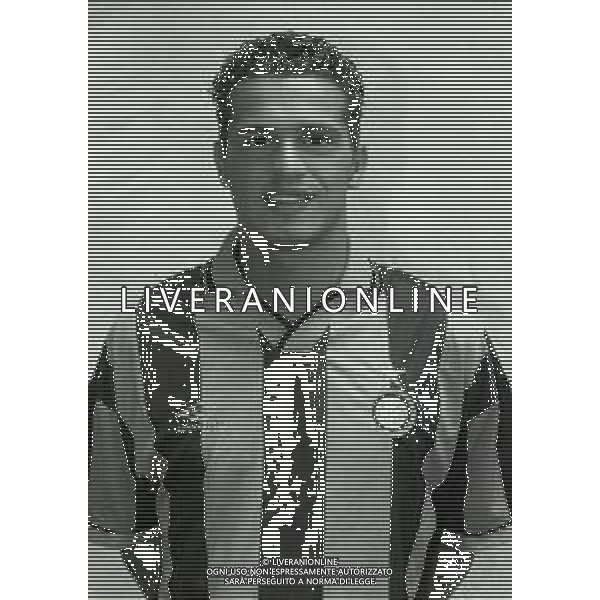 RETROSPETTIVA ARTURO DI NAPOLI CALCIATORE NELLA FOTO ARTURO DI NAPOLI CON LA MAGLIA DELL\' INTER NELL\'ANNO 1995-1996 AG ALDO LIVERANI SAS