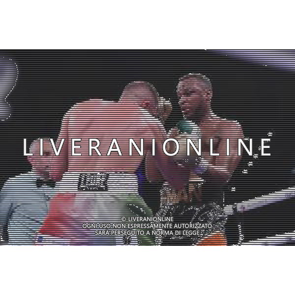 TVRG Ivan Zucco (ITA) SX e Germaine Brown (GBR) DX incontro Ivan Zucco (ITA) vs Germaine Brown (GBR) valido per il titolo WBC categoria Pesi Medi Milano Boxing Night Milano 24-03-2023 Allianz Cloud - PalaLido foto Roberto Garavaglia/ag. Aldo Liverani sas / AGENZIA ALDO LIVERANI SAS