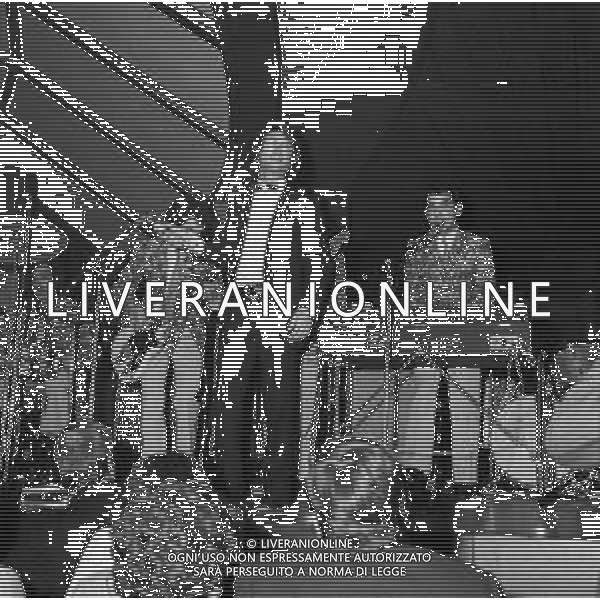 RETROSPETTIVA NICOLA DI BARI CANTAUTORE  NELLA FOTO SI ESIBISCE ALLE ROTONDE DI GARLASCO NELL\'ANNO 1969 ©Archivio Giovanni Liverani / AGENZIA ALDO LIVERANI SAS