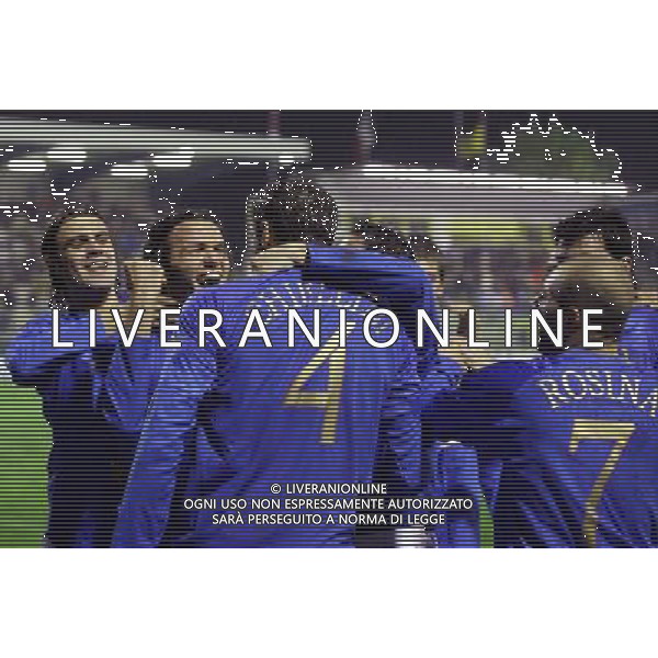 ITALIA - UNGHERIA UNDER 21 FERMO 15/11/2005 NELLA FOTO: GIAMPAOLO PAZZINI ESULTANTE CON I COMPAGNI DOPO AVER REALIZZATO IL GOL DELLA VITTORIA DEL 1-0 PH BELLINI/AGENZIA ALDO LIVERANI