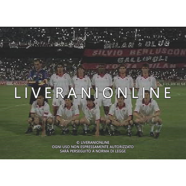 1994 ATENE-FORMAZIONE MILAN CALCIO FINALE DI COPPA CAMPIONI BARCELLONA-MILAN NELLA FOTO LA FORMAZIONE DEL MILAN 1994 DA SIN IN PIEDI SEBASTIANO ROSSI-PAOLO MADINI-FILIPPO GALLI-MARCEL DESAILLY- ZVONIMIR BOBAN-CHRISTIAN PANUCCI SED DA SIN MAURO TASSOTTI-ROBERTO DONADONI-DEMETRIO ALBERTINI-DEJAN SAVIDEVICE DANIELE MASSARO AG ALDO LIVERANI SAS