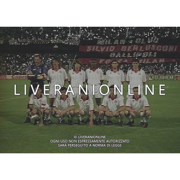 1994 ATENE-FORMAZIONE MILAN CALCIO FINALE DI COPPA CAMPIONI BARCELLONA-MILAN NELLA FOTO LA FORMAZIONE DEL MILAN 1994 DA SIN IN PIEDI SEBASTIANO ROSSI-PAOLO MADINI-FILIPPO GALLI-MARCEL DESAILLY- ZVONIMIR BOBAN-CHRISTIAN PANUCCI SED DA SIN MAURO TASSOTTI-ROBERTO DONADONI-DEMETRIO ALBERTINI-DEJAN SAVIDEVICE DANIELE MASSARO AG ALDO LIVERANI SAS