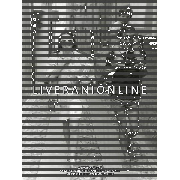 RETROSPETTIVA GIORGIO FALK INDUSTRIALE NELLA FOTO GIORGIO FALK A PORTOFINO CON ROSANNA SCHIAFFINO NELL\'ANNO 1983  AG ALDO LIVERANI SAS  