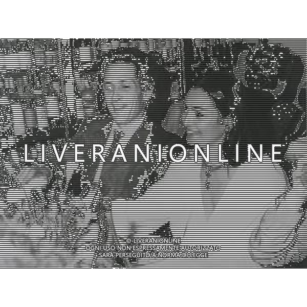 RETROSPETTIVA GIORGIO FALK INDUSTRIALE NELLA FOTO GIORGIO FALK CON ROSANNA SCHIAFFINO NELL\'ANNO 1982  AG ALDO LIVERANI SAS 