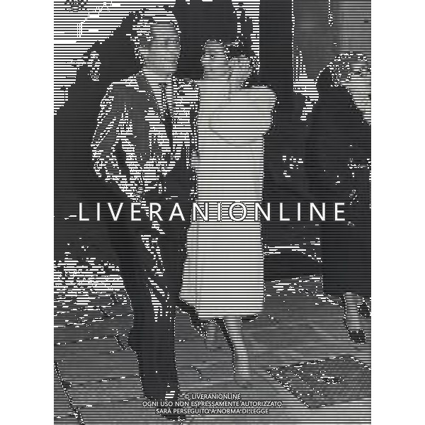 RETROSPETTIVA GIORGIO FALK INDUSTRIALE NELLA FOTO GIORGIO FALK CON ROSANNA SCHIAFFINO NELL\'ANNO 1982  AG ALDO LIVERANI SAS 