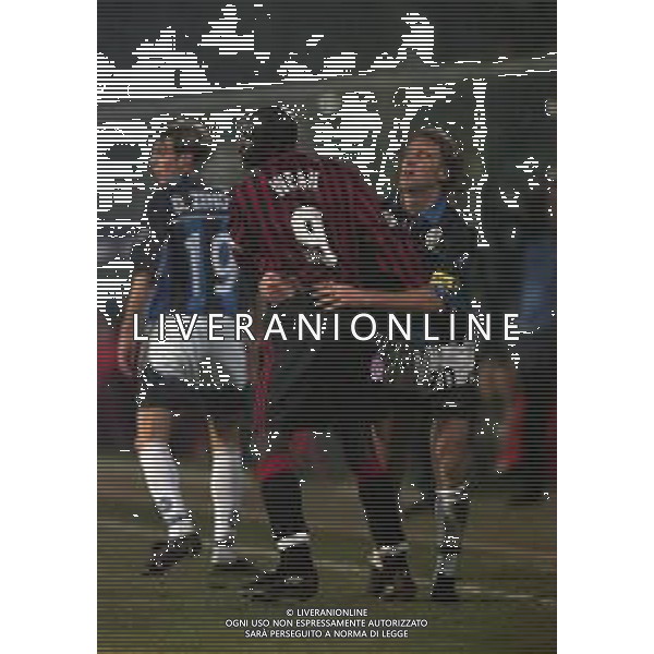 02-12-1999 BERGAMO ANDATA DI OTTAVI DI FINALE DI COPPA ITALIA ATALANTA-MILAN 3-2 NELLA FOTO GEORGE WEAH-MASSIMO CARRERA AG ALDO LIVERANI SAS