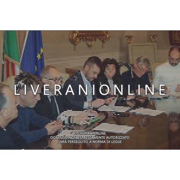 IMOLA 27 03 2023 COMUNE DI IMOLA VERBALE DI ACCORDO in merito al Bilancio di Previsione 2023 tra la Giunta Comunale di Imola e CGIL - CISL - UIL territoriali e al Piano degli Investimenti 2023-2025 NELLA FOTO SINDACO MARCO PANIERI VICE SINDACO FABRIZIO CASTELLARI CON I SINDACATI ©SANNA / AGENZIA ALDO LIVERANI SAS