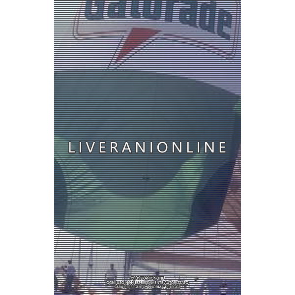 RETROSPETTIVA GIORGIO FALK INDUSTRIALE NELLA FOTO GIORGIO FALK NELL\'ANNO 1989 CON LA BARCA GATORADE AG ALDO LIVERANI SAS  