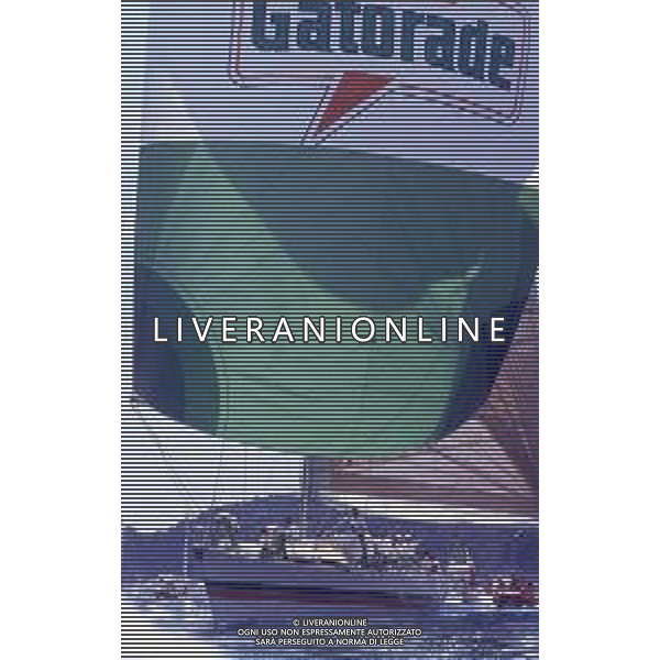 RETROSPETTIVA GIORGIO FALK INDUSTRIALE NELLA FOTO GIORGIO FALK NELL\'ANNO 1989 CON LA BARCA GATORADE AG ALDO LIVERANI SAS  