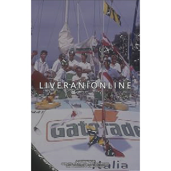 RETROSPETTIVA GIORGIO FALK INDUSTRIALE NELLA FOTO GIORGIO FALK NELL\'ANNO 1989 CON LA BARCA GATORADE AG ALDO LIVERANI SAS  