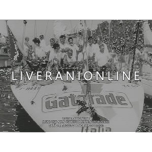 RETROSPETTIVA GIORGIO FALK INDUSTRIALE NELLA FOTO GIORGIO FALK NELL\'ANNO 1989 CON LA BARCA GATORADE AG ALDO LIVERANI SAS  