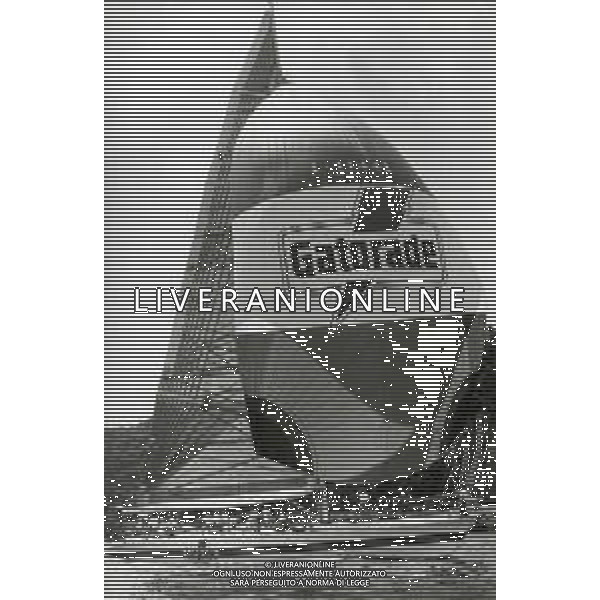 RETROSPETTIVA GIORGIO FALK INDUSTRIALE NELLA FOTO GIORGIO FALK NELL\'ANNO 1989 CON LA BARCA GATORADE AG ALDO LIVERANI SAS  