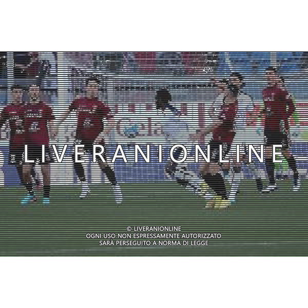 18.03..2023 REGGIO CALABRIA STADIO ORESTE GRANILLO. CAMPIONATO NAZIONALE SERIE B REGGINA VS CAGLIARI IN FOTO ANTOINE MAKOUMBOU CAGLAIRI CIRCONDATO DA AVVERSARI ©PASQUALE GARREFFA / AGENZIA ALDO LIVERANI SAS