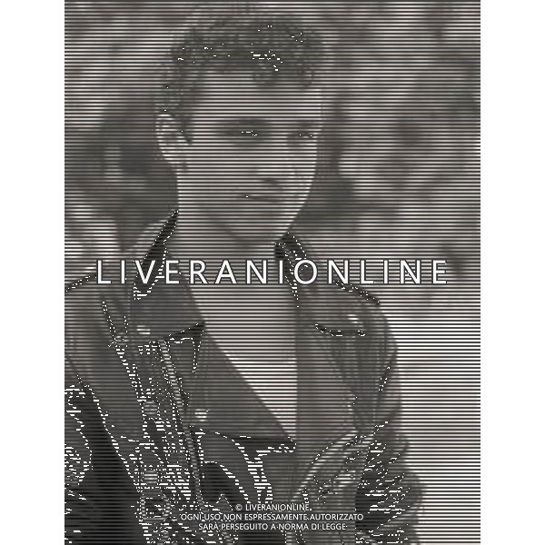 RETROSPETTIVA EROS RAMAZZOTTI CANTANTE NELLA FOTO EROS RAMAZZOTTI A SANREMO NELL\'ANNO 1984 AG ALDO LIVERANI SAS