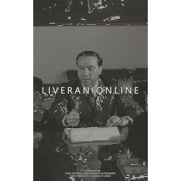RETROSPETTIVA SILVIO BERLUSCONI IMPRENDITORE NELLA FOTO SILVIO BERLUSCONI A PALAZZO MARINO A MILANO NELL\'ANNO 1980-1981 AG ALDO LIVERANI SAS