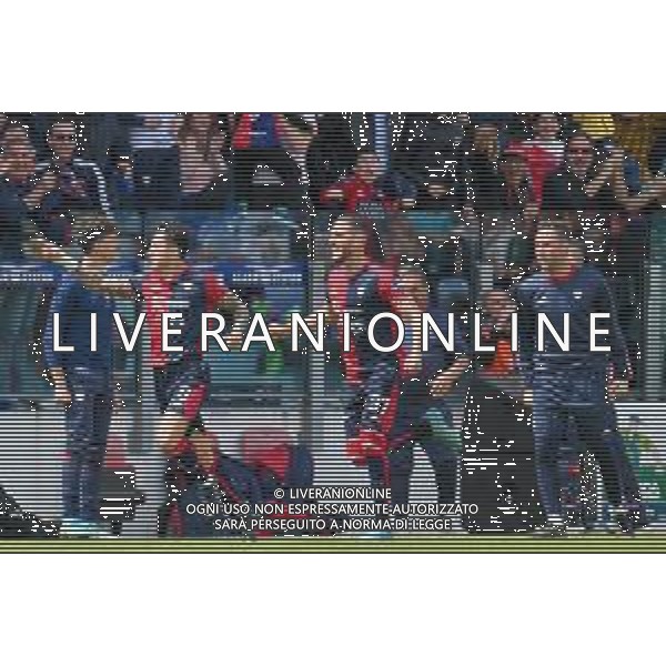 1-4-2023. Cagliari Calcio-F.C. Sudtirol AltoAdige. 30° giornata serie BKT 2022/2023, stadio Unipol Domus Cagliari. Foto Salvatore Moi/Aldo Liverani s.a.s. Nella foto: Gol ed esultanta in casa, del Cagliari Calcio contro F.C. Sudtirol Alto Adige allo stadio Unipol Domuis di Cagliari. Segna: Gianluca Lapadula Cagliari ©MOI SALVATORE / AGENZIA ALDO LIVERANI SAS