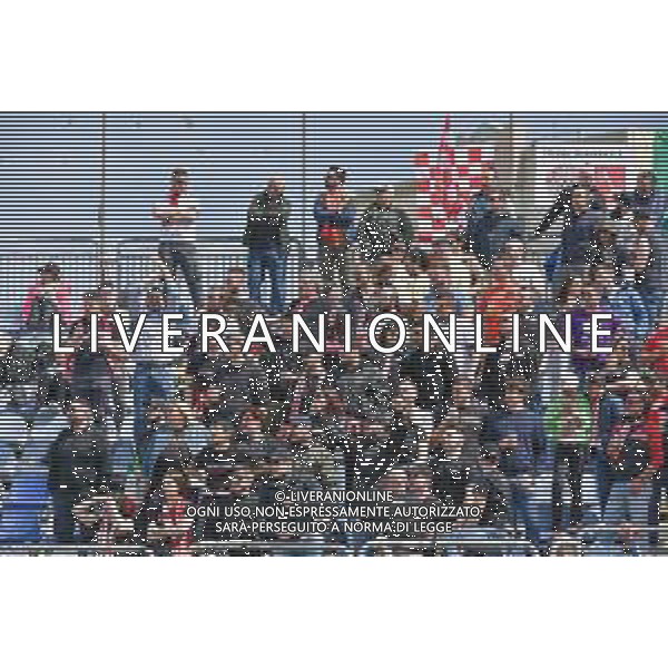 1-4-2023. Cagliari Calcio-F.C. Sudtirol AltoAdige. 30° giornata serie BKT 2022/2023, stadio Unipol Domus Cagliari. Foto Salvatore Moi/Aldo Liverani s.a.s. Nella foto: Tifosi del F.C. Sudtirol Alto Adige in trasferta, nel settore ospiti dello stadio Unipol Domus di Cagliari. ©MOI SALVATORE / AGENZIA ALDO LIVERANI SAS