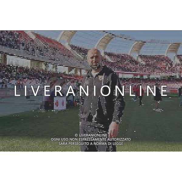 coach Roberto Stellone (Benevento Calcio) during the Italian soccer Serie B match SSC Bari vs Benevento Calcio on April 1, 2023 at the San Nicola stadium in Bari, Italy. Photo by Emmanuele Mastrodonato/ag. Aldo Liverani sas / AGENZIA ALDO LIVERANI SAS