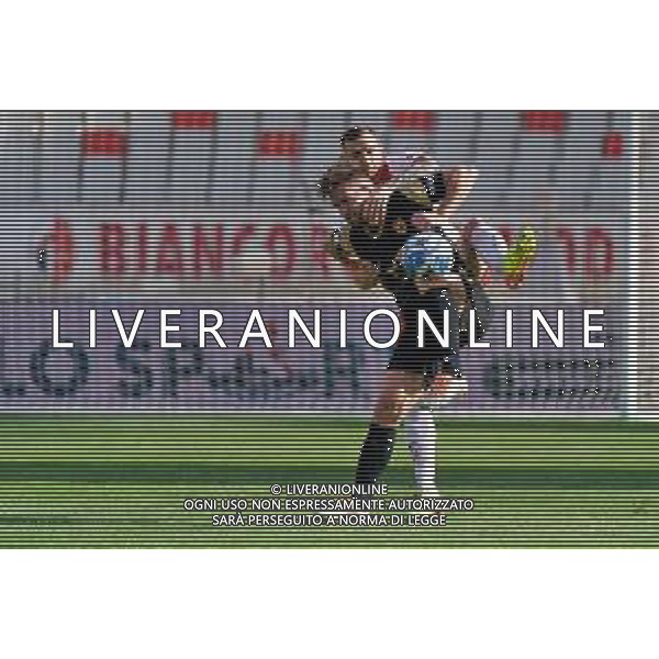 Stefano Pettinari (Benevento Calcio) and Francesco Vicari (SSC Bari) during the Italian soccer Serie B match SSC Bari vs Benevento Calcio on April 1, 2023 at the San Nicola stadium in Bari, Italy. Photo by Emmanuele Mastrodonato/ag. Aldo Liverani sas / AGENZIA ALDO LIVERANI SAS