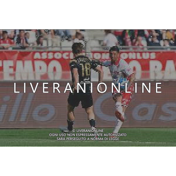 Nicola Bellomo (SSC Bari) and Daam Foulon (Benevento Calcio) during the Italian soccer Serie B match SSC Bari vs Benevento Calcio on April 1, 2023 at the San Nicola stadium in Bari, Italy. Photo by Emmanuele Mastrodonato/ag. Aldo Liverani sas / AGENZIA ALDO LIVERANI SAS